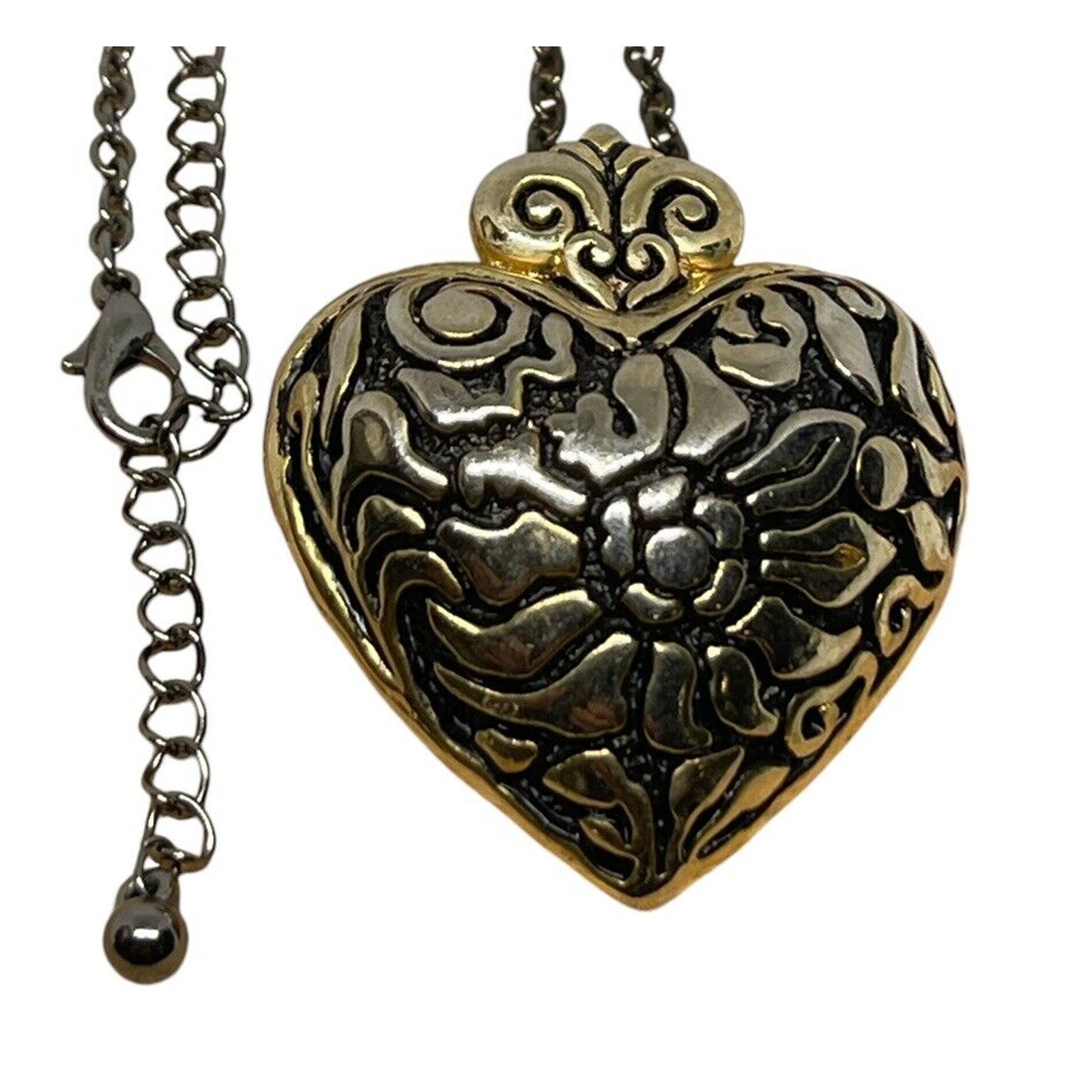Vintage Gold Tone Heart Pendant Necklace Style Intricate Chic Elegant Charm Vtg